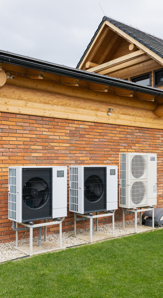 Zrub pri Liptovskej Mare – inteligentné riešenie vykurovania a chladenia bez plynu